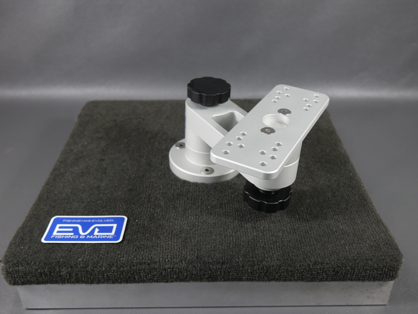 VEKT-R Swing Arm Marine Electronics Mount